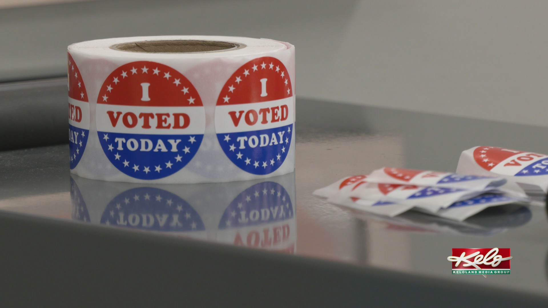 The prospective blue wave vs. a unique race
