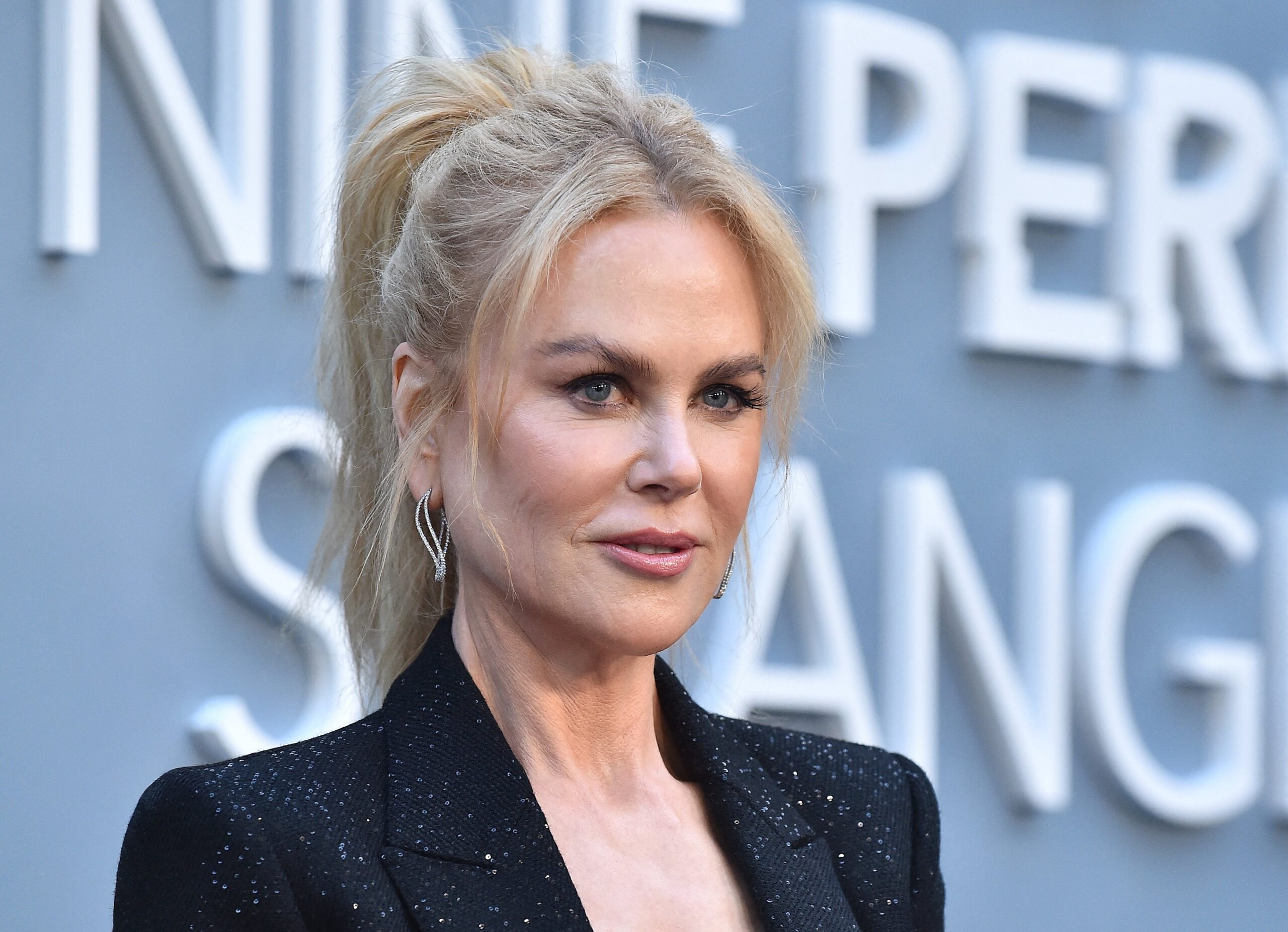 Nicole Kidman puts her rock-hard abs on display as she recalls brutal ...