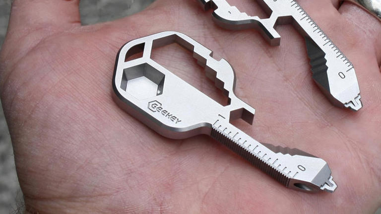 5 mini-gadgets that turn your keychain into a pocket toolkit