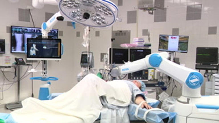 WVU Medicine Weirton Medical Center unveils new robotic-assisted knee ...