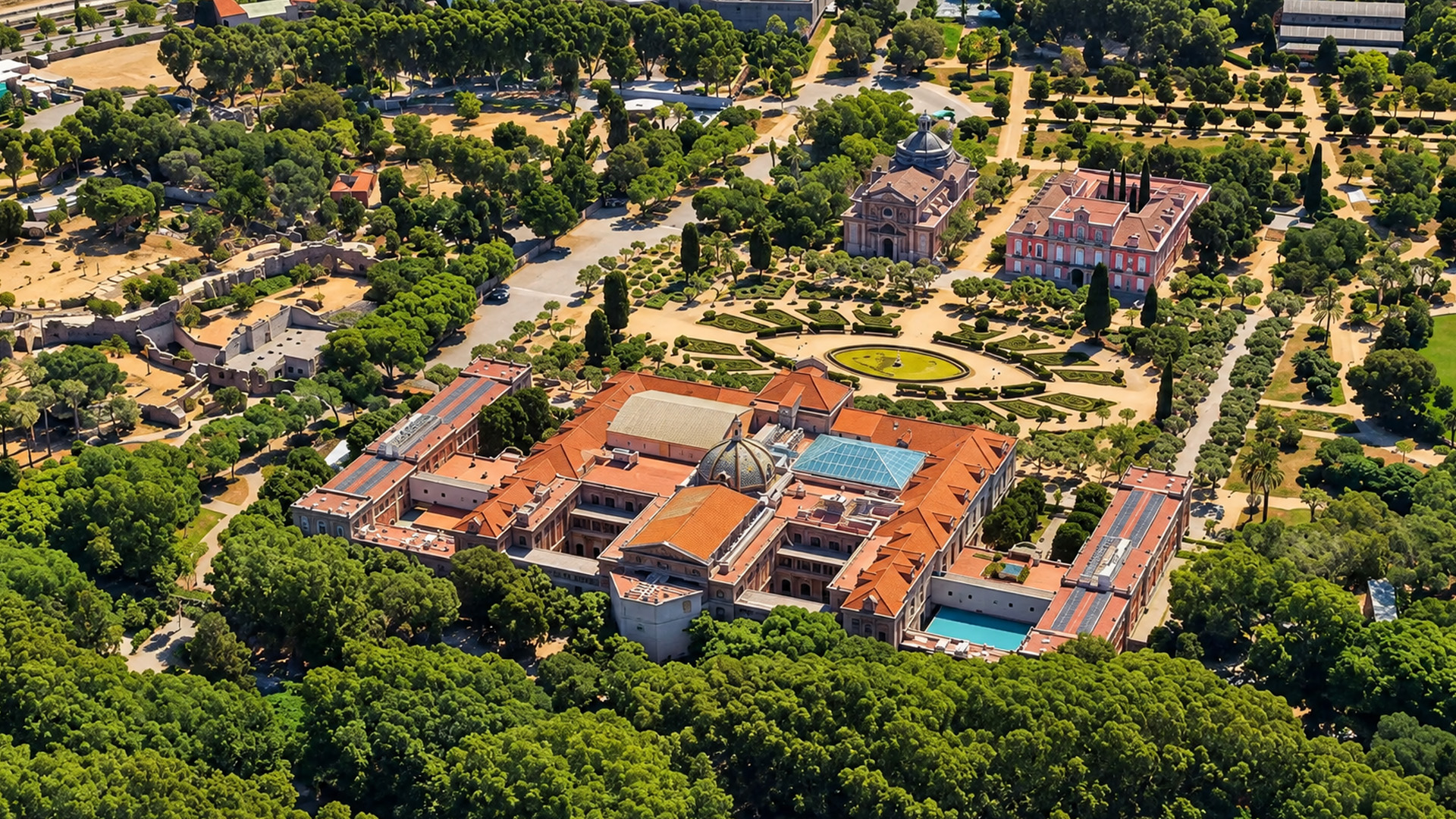 How does this historic building fit into such a green part of Barcelona?