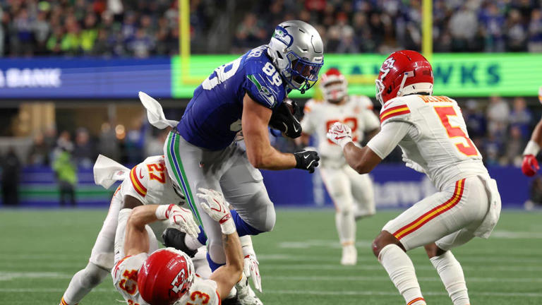 Chiefs' initial week 7 PFF grades: Defense leads the way in loss to ...