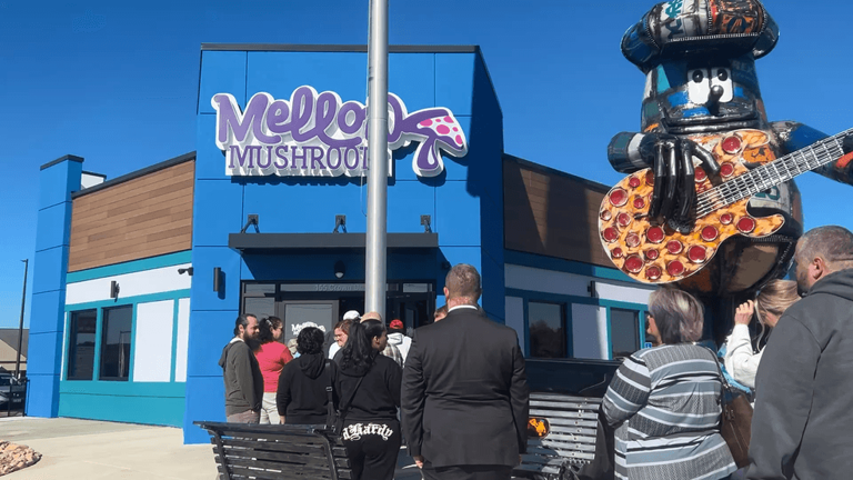 Mellow Mushroom opens in Danville with line out the door on opening day