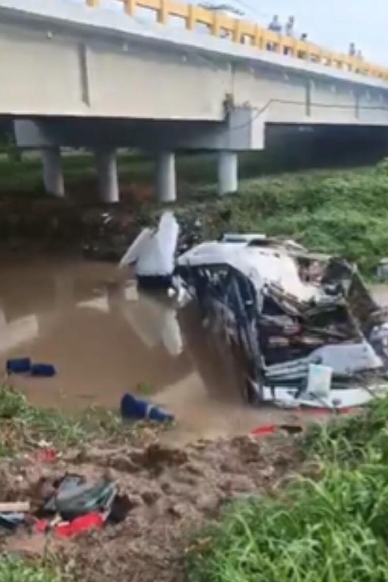 Así ayudaron a los músicos del hijo de Poncho Zuleta tras caer al río ...