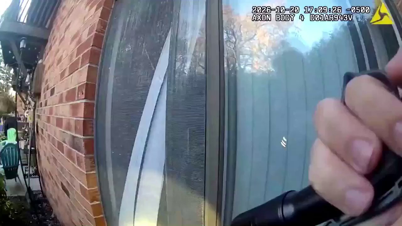 Deer crashing through apartment window caught on bodycam