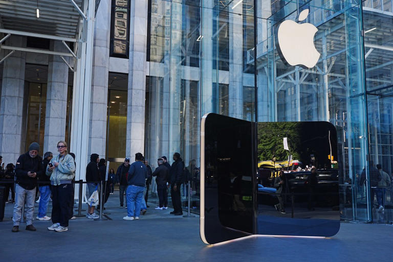 Apple addresses reports of cracked screens on $2K iPhone Duo just days ...