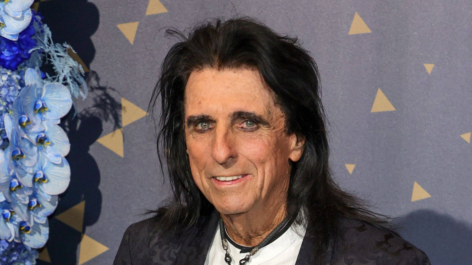 Alice Cooper looks completely unrecognizable in high school photo from ...
