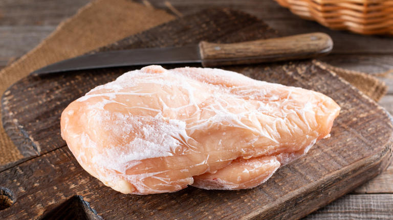 The best oven temperature to cook frozen chicken