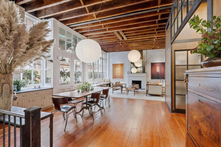 Rare compound on NYC’s famed skybridge street returns for sale ...