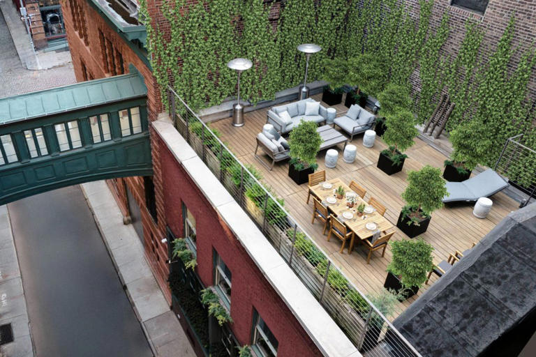 Rare compound on NYC’s famed skybridge street returns for sale ...