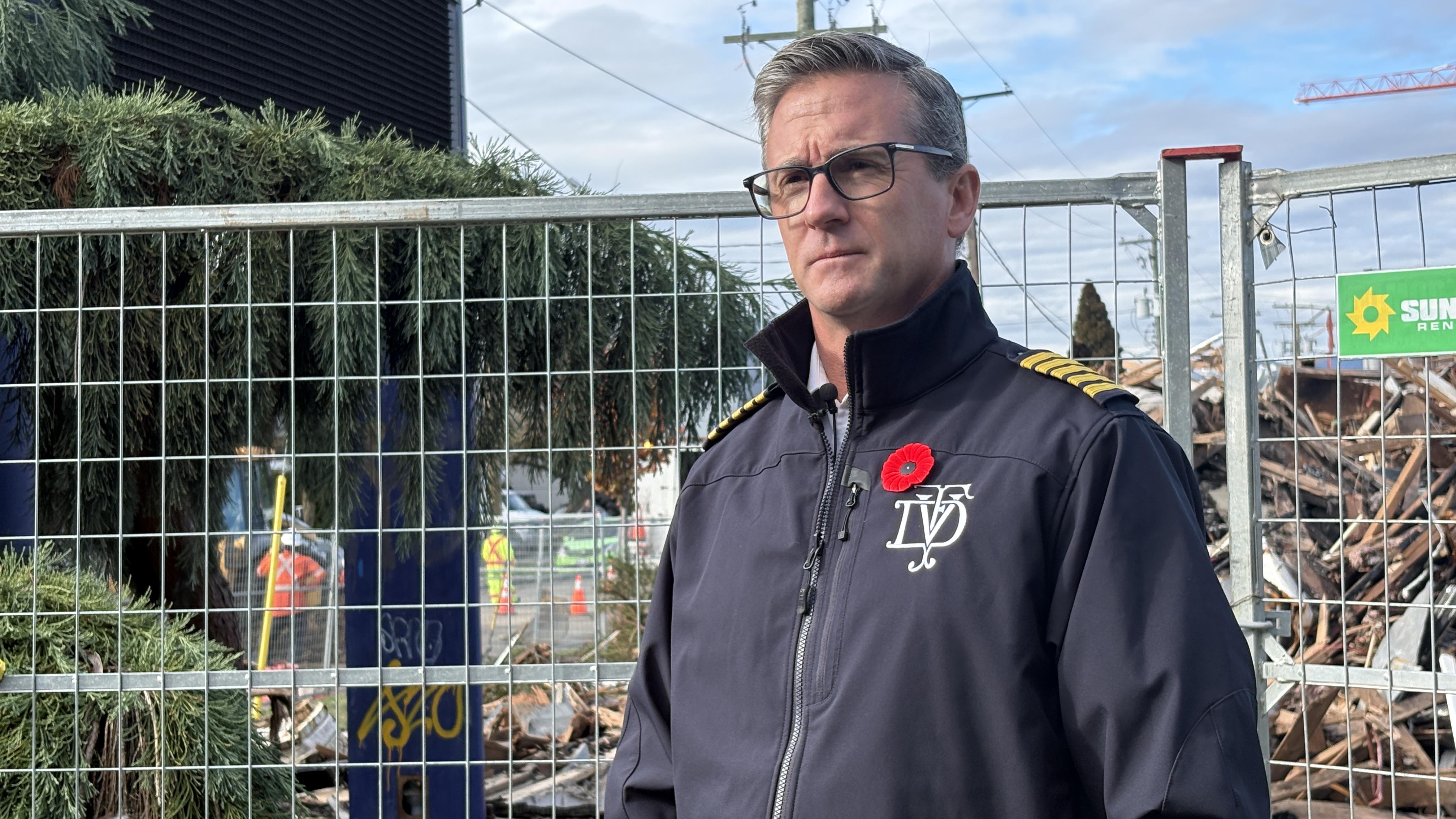 Feu dans l’ancien Traveller’s Inn à Victoria, une personne manque à l’appel
