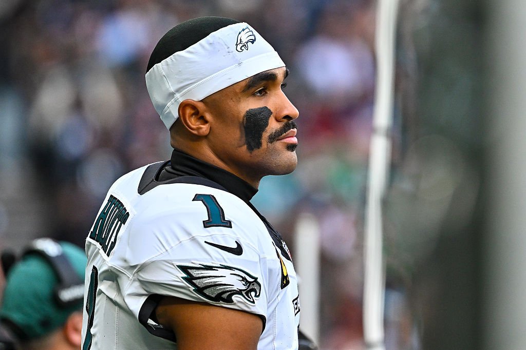 Jalen Hurts' diagnosis renews questions about conflicts in NFL medical care