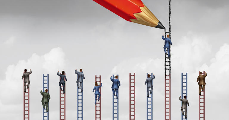 Americans make it clear: They think the political system is rigged