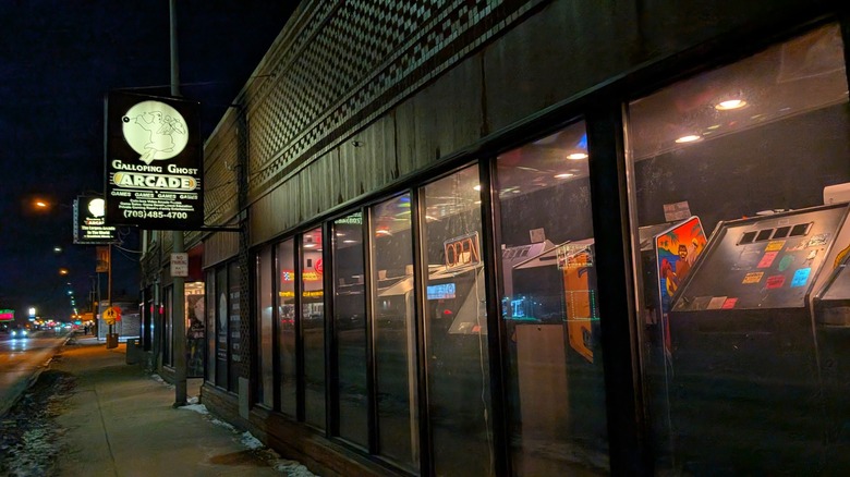 Just outside Chicago is America's largest video arcade full of ...