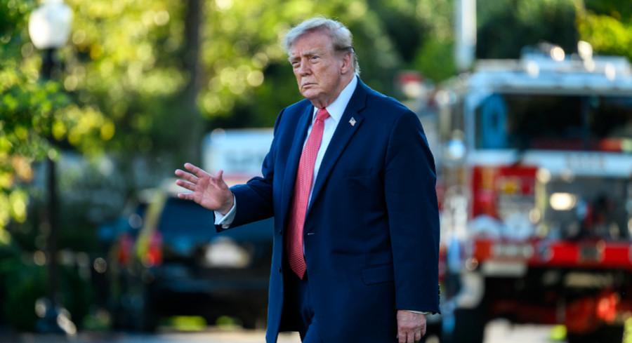 Trump approval sinks to second-term low as Democrats take lead on ...