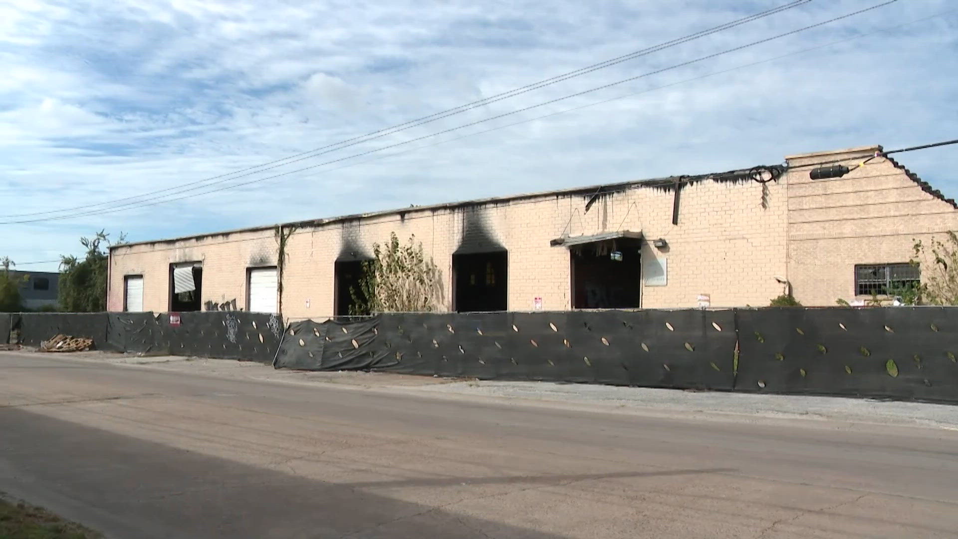 Demolition of warehouse where Houston firefighter died on hold amid ...