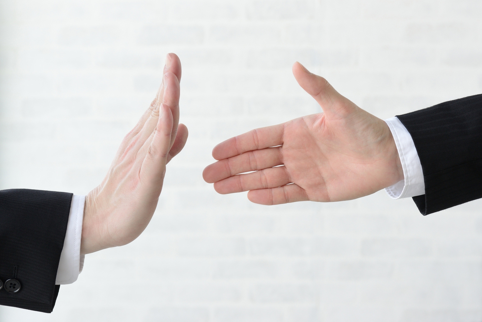 Curaleaf challenge to Aurora Cannabis at-the-market program fails