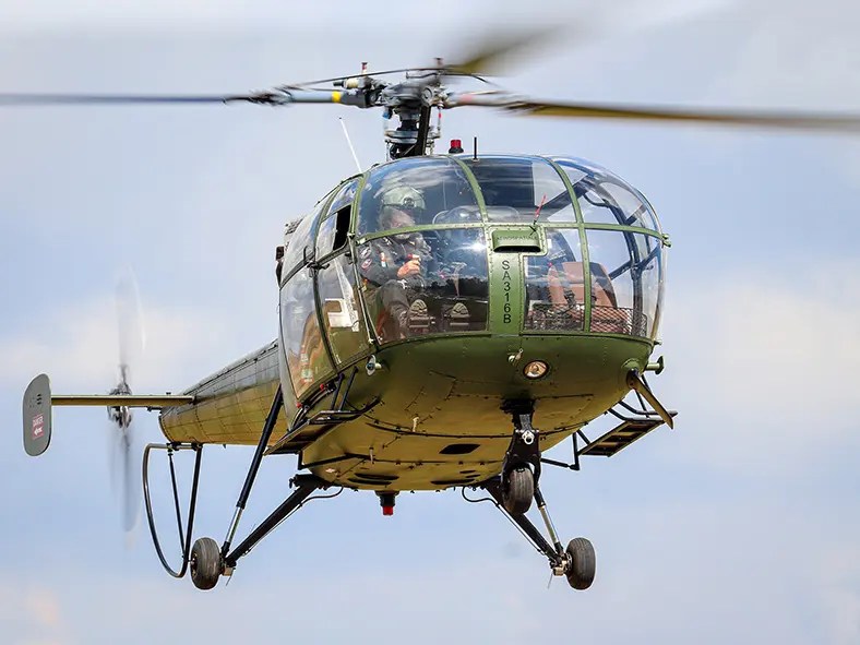 Planes take on cars at Pretoria airshow