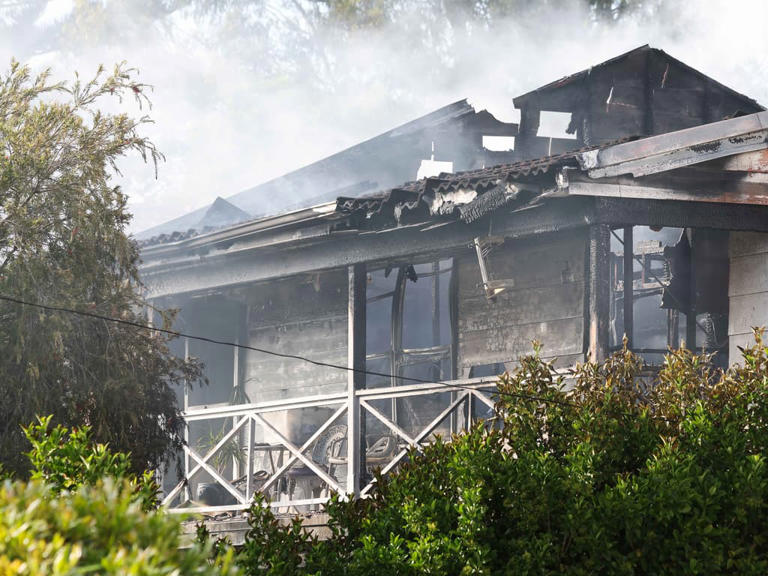 Arsonist sets house, himself on fire