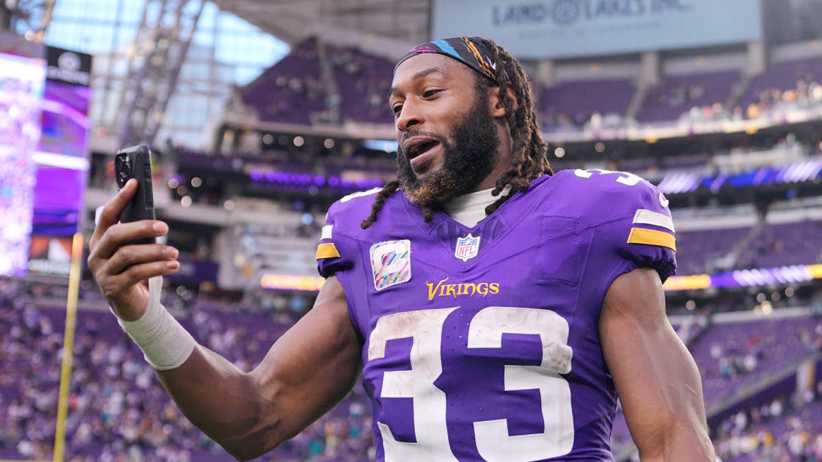 Does Aaron Jones' knee injury hurt the 6-0 Vikings against the Lions?