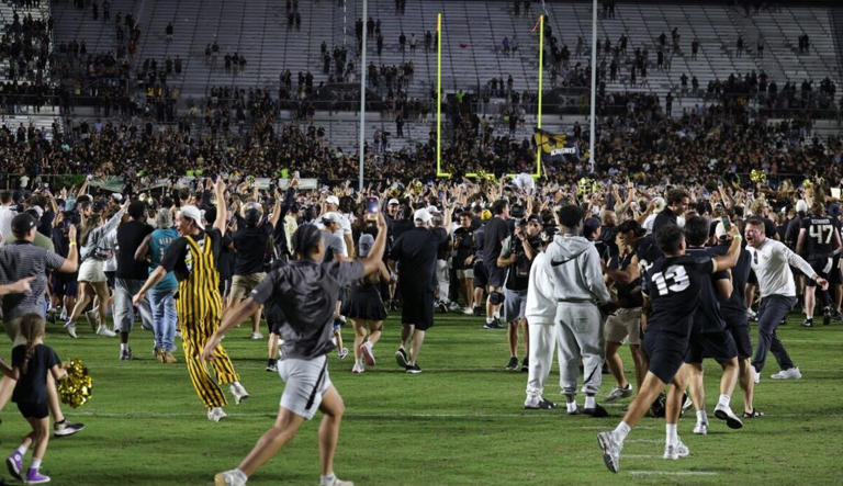 College football petty rankings: The best social media posts from week 8