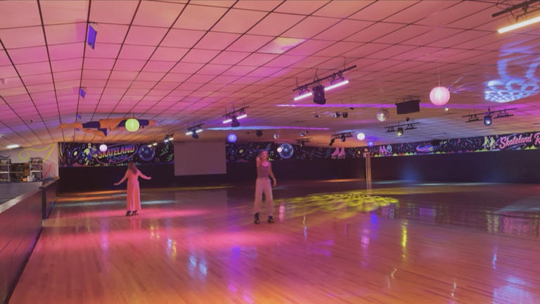 Try this: Sydni and Alyssa visit Skateland Rocks in Rockford