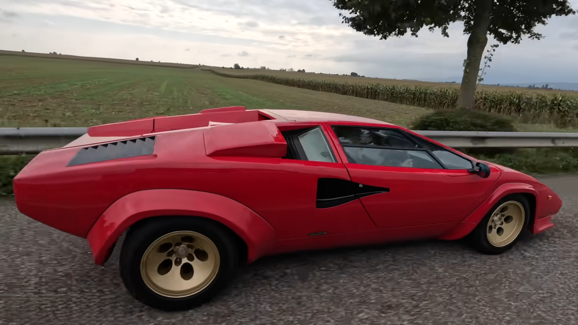 Taking a classic Lamborghini Countach QV on derestricted autobahn