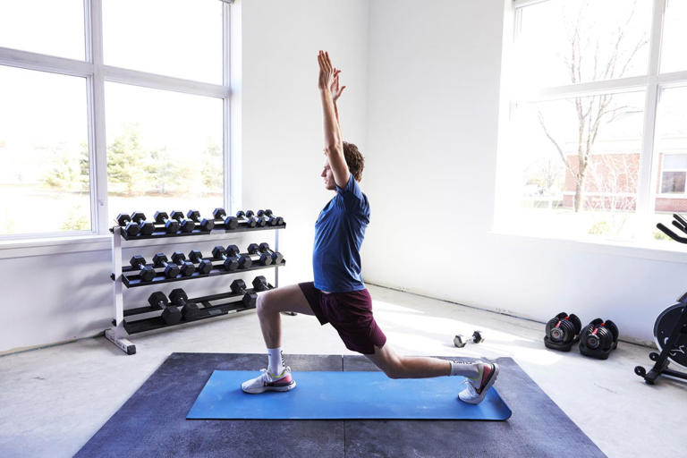 These 5 stretches relieve joint stiffness and pain, according to a ...