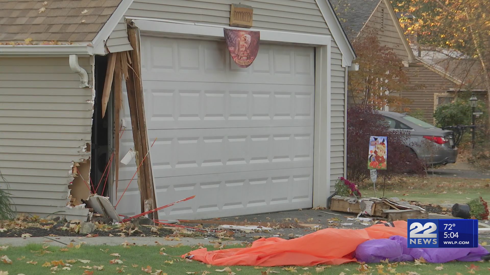 Driver hospitalized after car hits house in Springfield