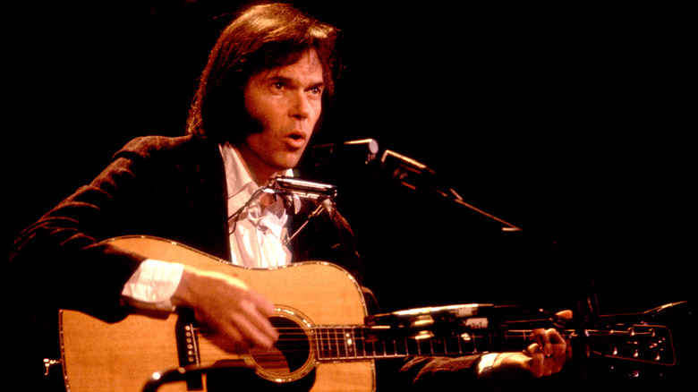 10 folk rock songs perfect for beginner guitar players
