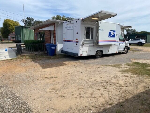 Postal Service renews lease on Hale County building, will not close