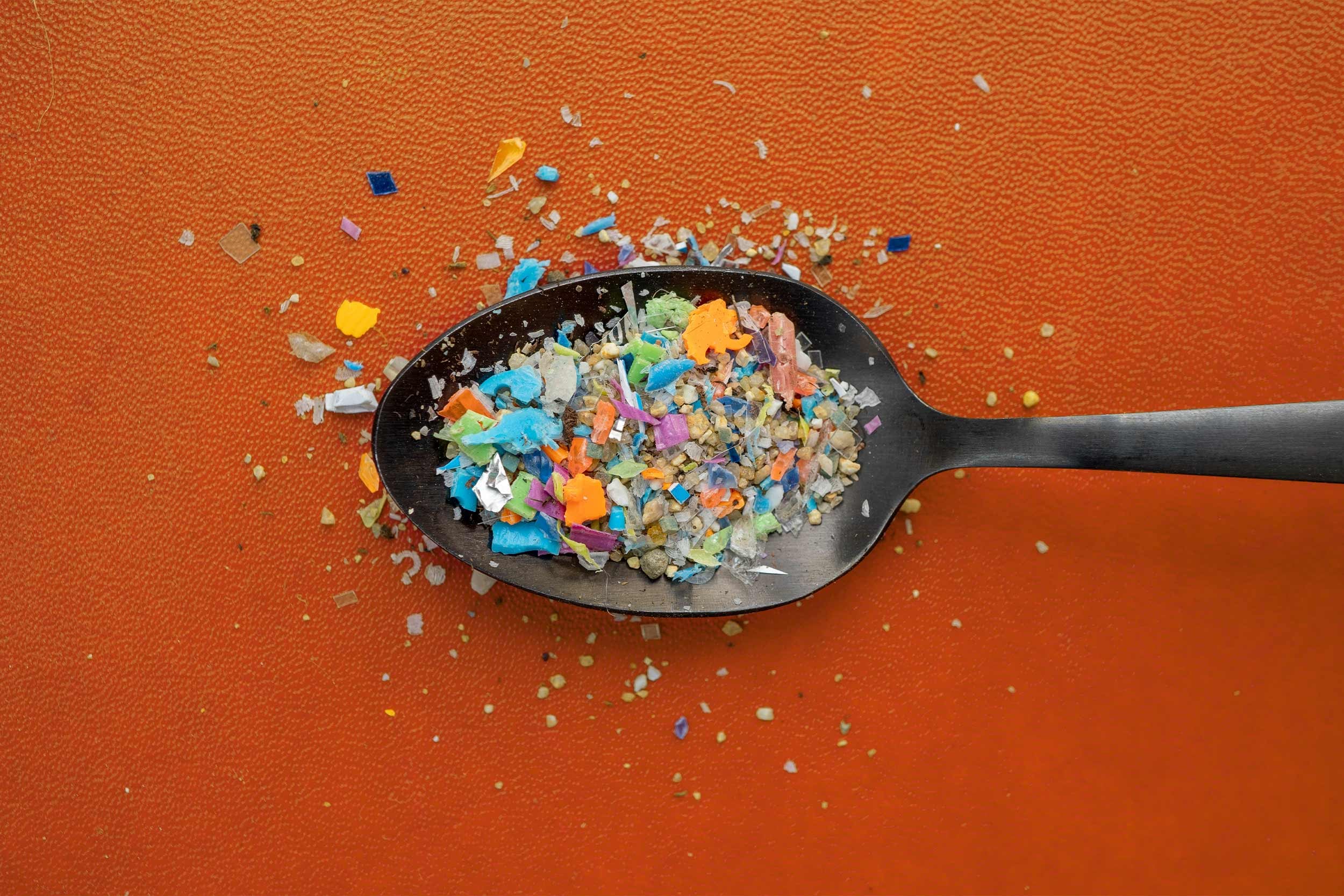 Microplastics generate reactive oxygen species, damaging cells