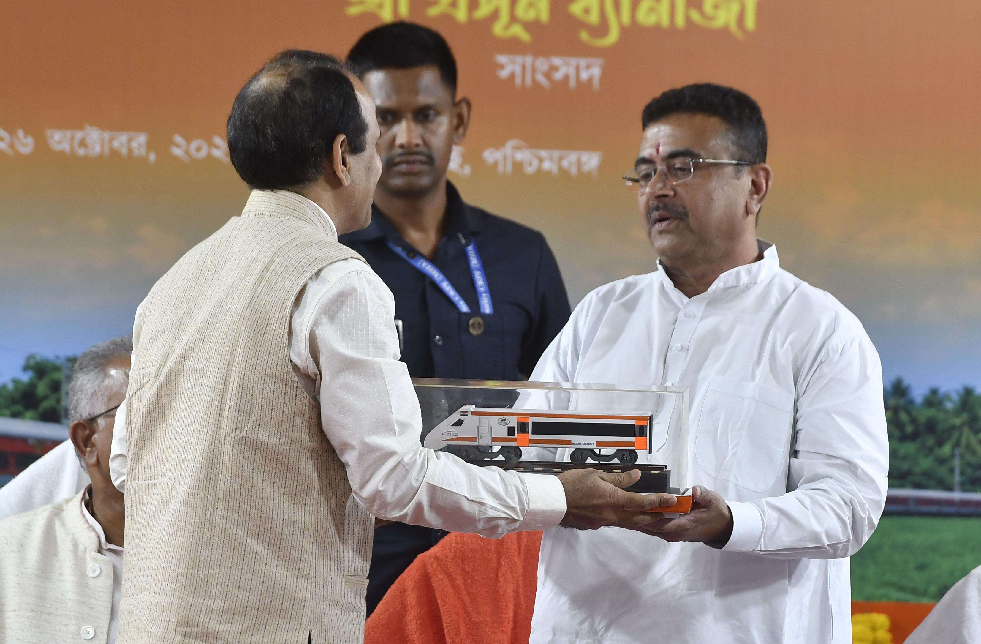 CM seeks PM date for Sec V Orange Line link flag-off