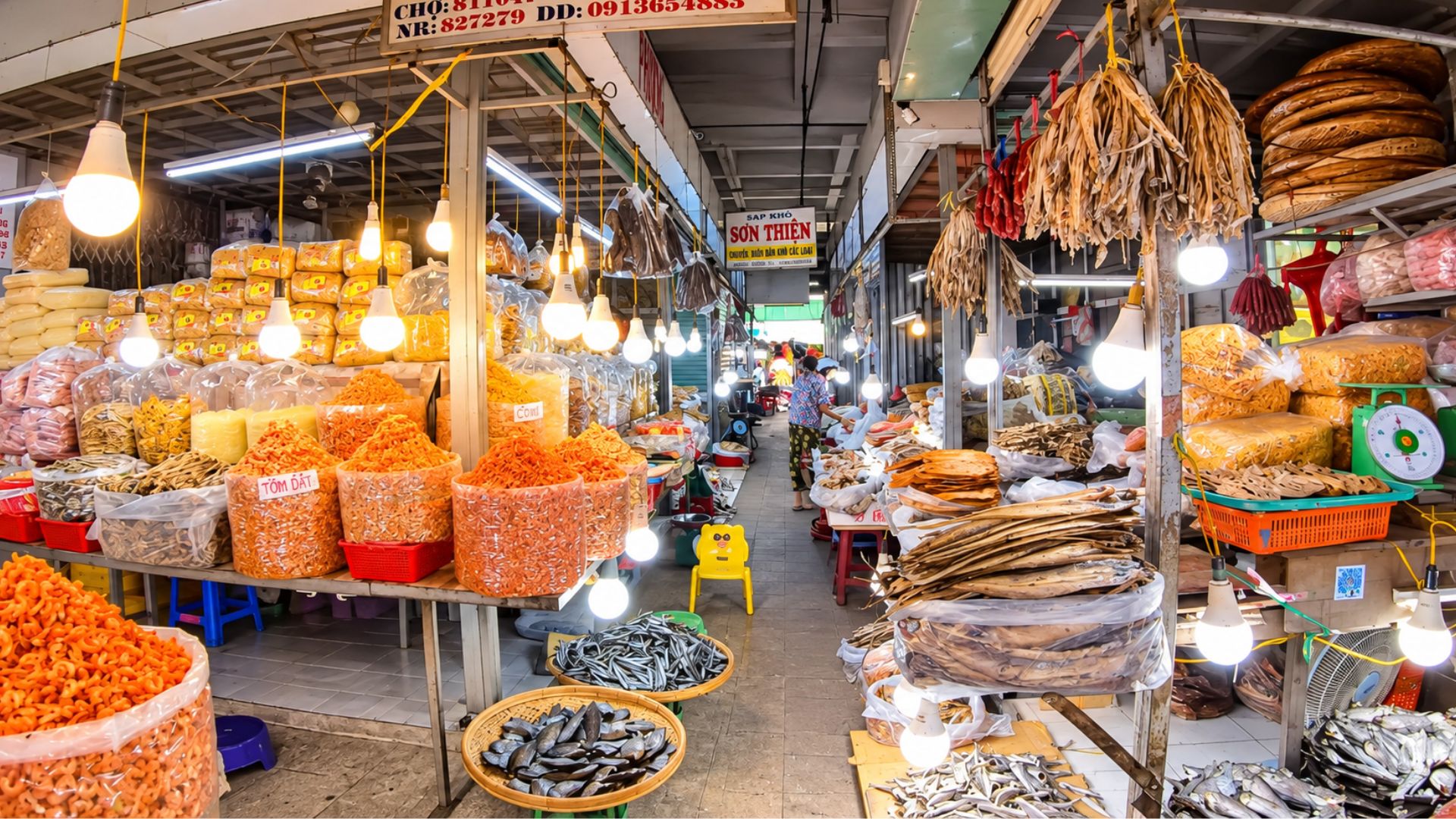 A walk through Vietnam's local dried seafood market (4K)