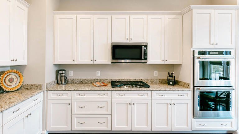 Don't make this ugly design mistake when replacing kitchen cabinets