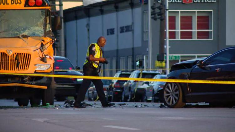 7 injured including 3 children after suspect fleeing police crashes ...