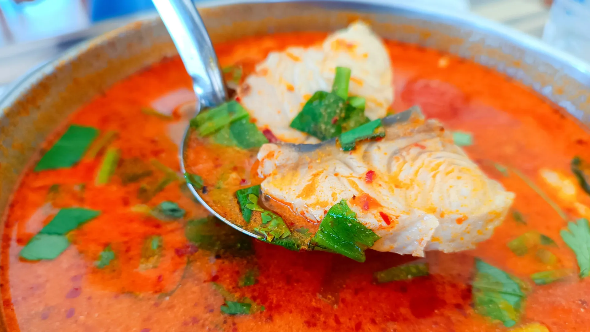 É assim que se faz a famosa sopa de peixe da chef Noélia Jerónimo
