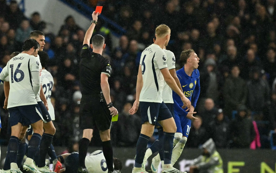 Ref Watch panel split over Palmer red card in Chelsea loss