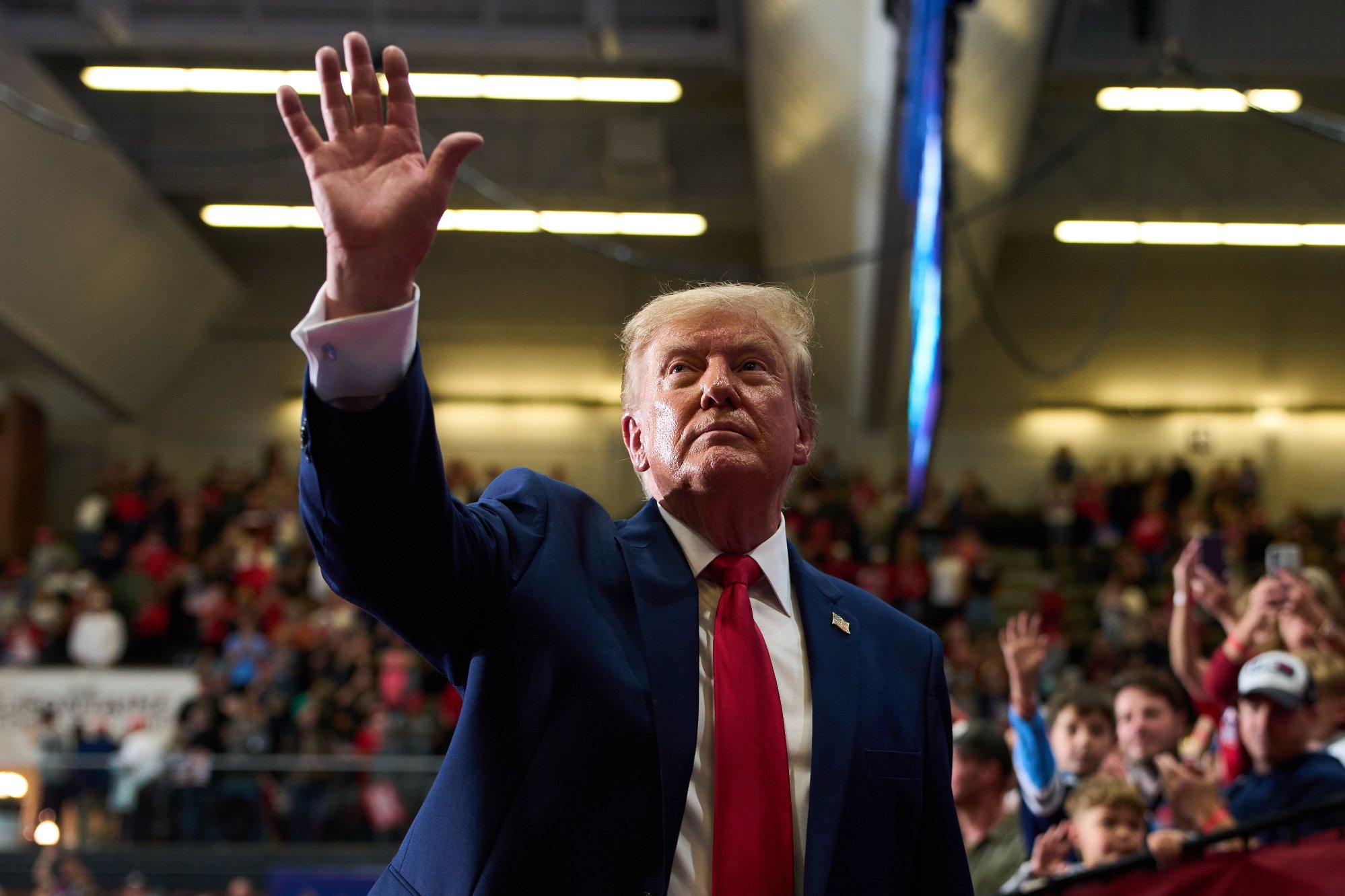 Trumps råd slår sprekker: vender seg mot ham