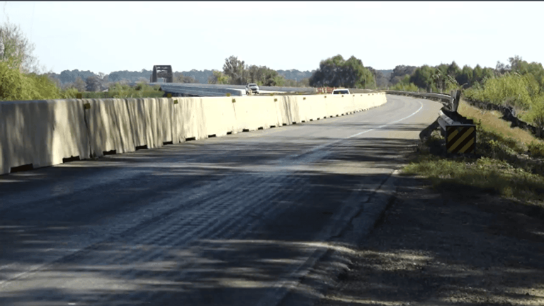 Two seriously hurt in crash on US 190 bridge at Jasper-Tyler county line