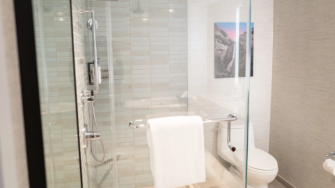 Walk-in showers that wow your space