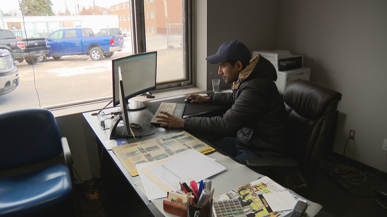 String of break-ins leave Winnipeg car businesses out thousands of dollars