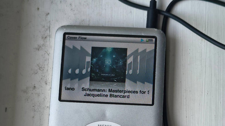 Apple Music fans call for the return of Cover Flow after one user ...