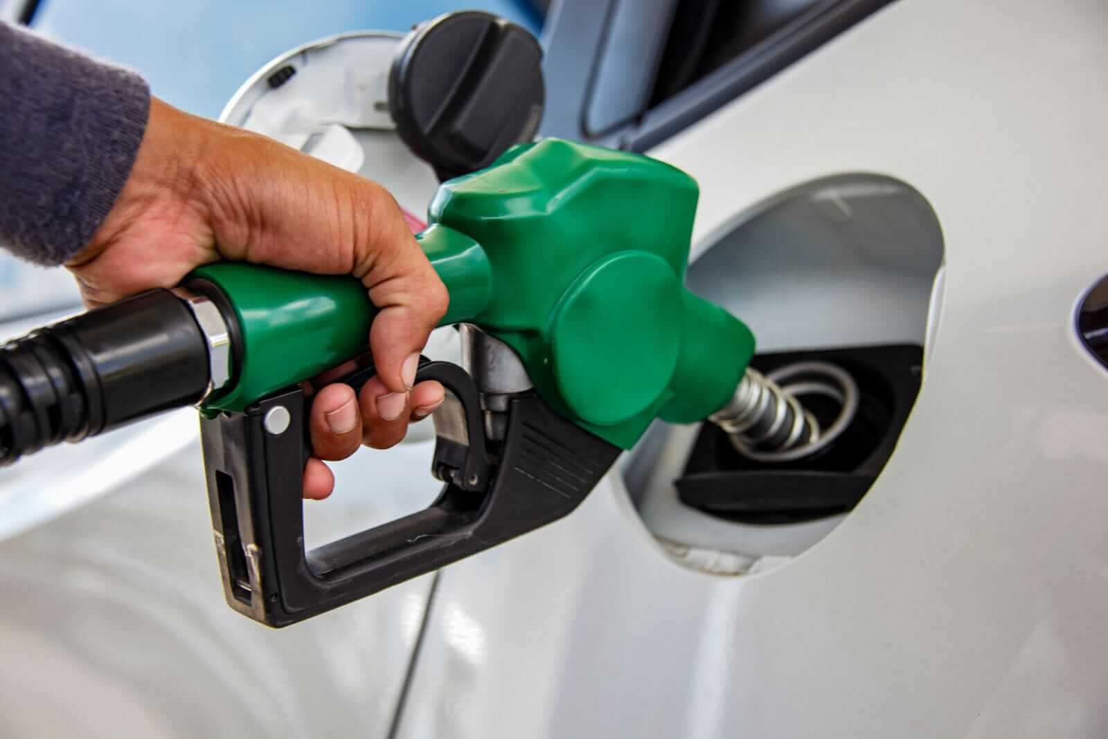 Crude oil prices fall back as Iran holds regional security meeting