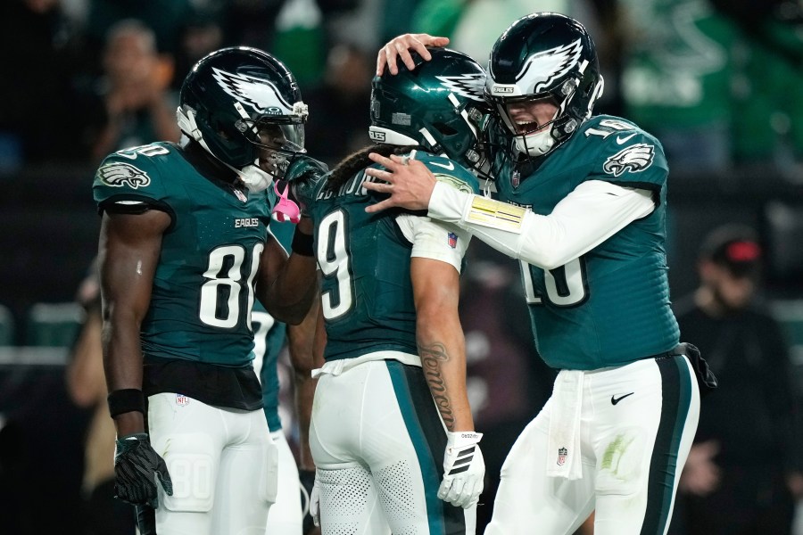 Philadelphia Eagles fall 38-21 against Dallas Cowboys in fifth straight loss