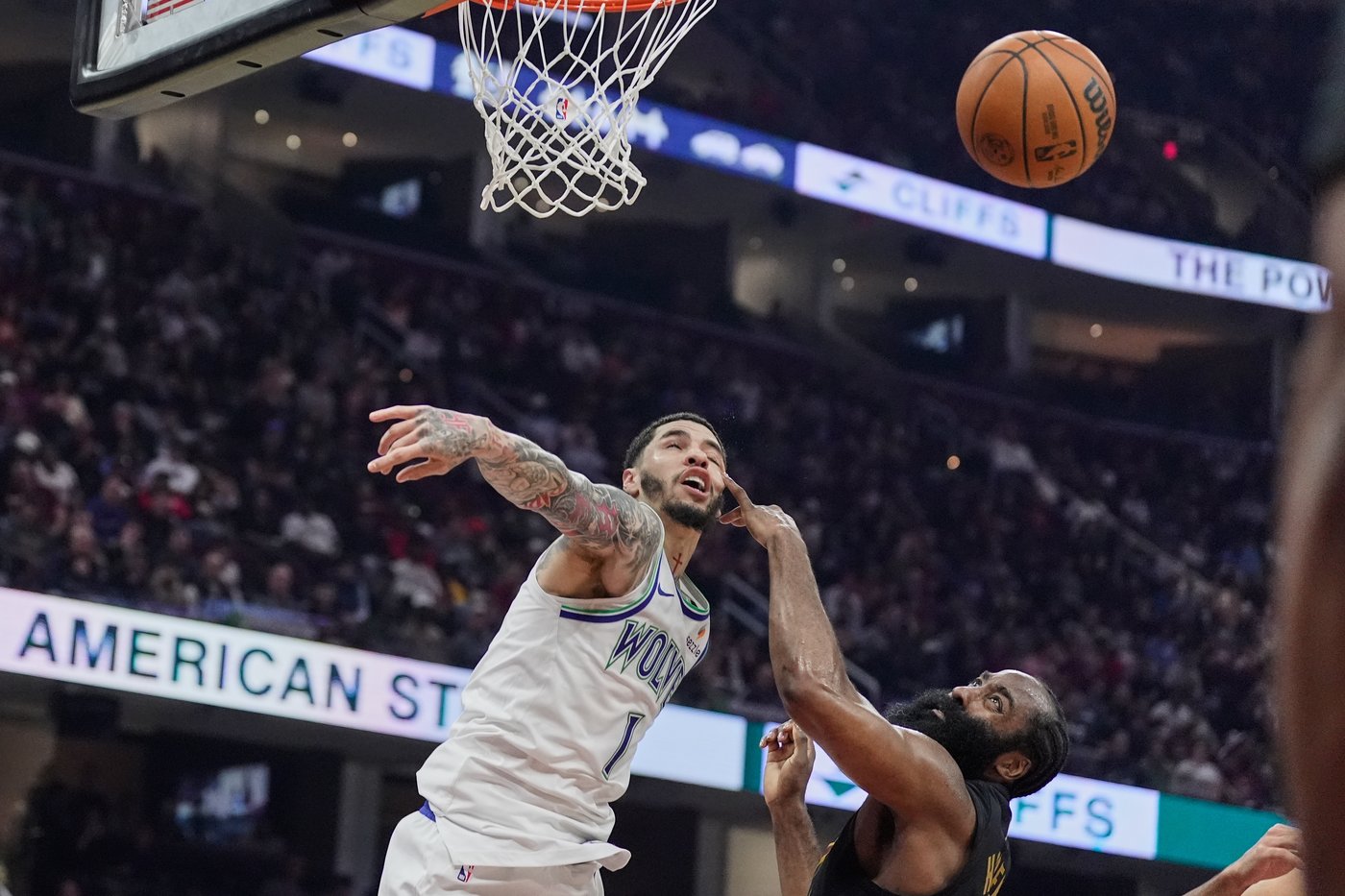 Mitchell scores 26 as Cavaliers rally and defeat Timberwolves 127-125 ...