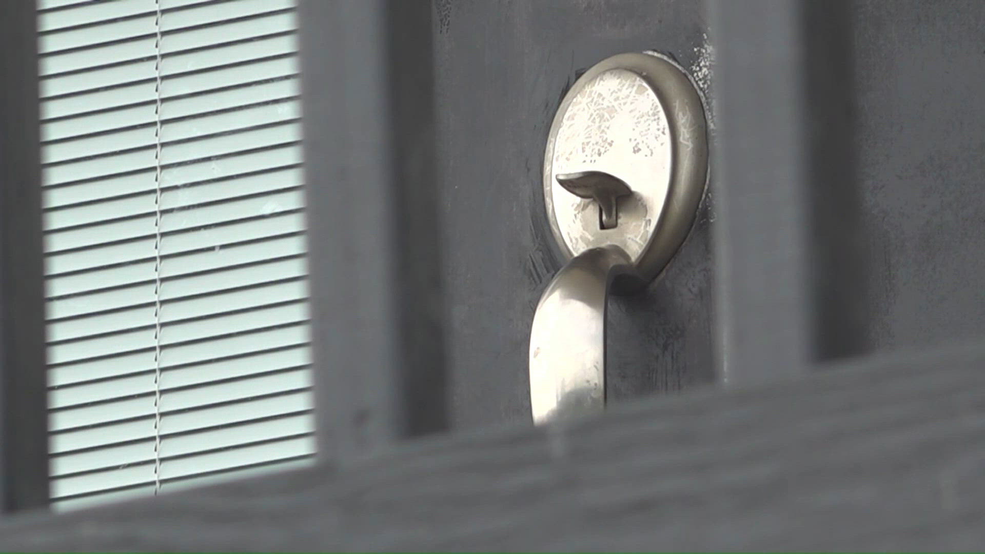 Residents locked out of Guntersville recovery homes as fight between ...