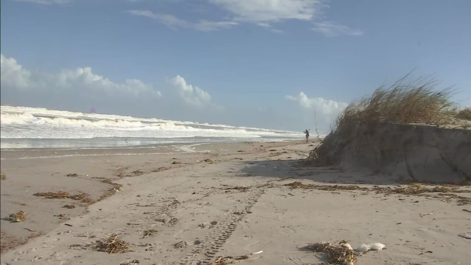 Strong winds, rough surf create dangerous beach conditions