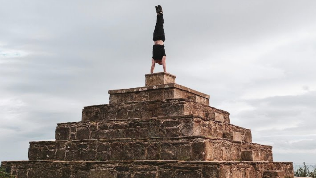 Handstand training tips for improving balance and body control