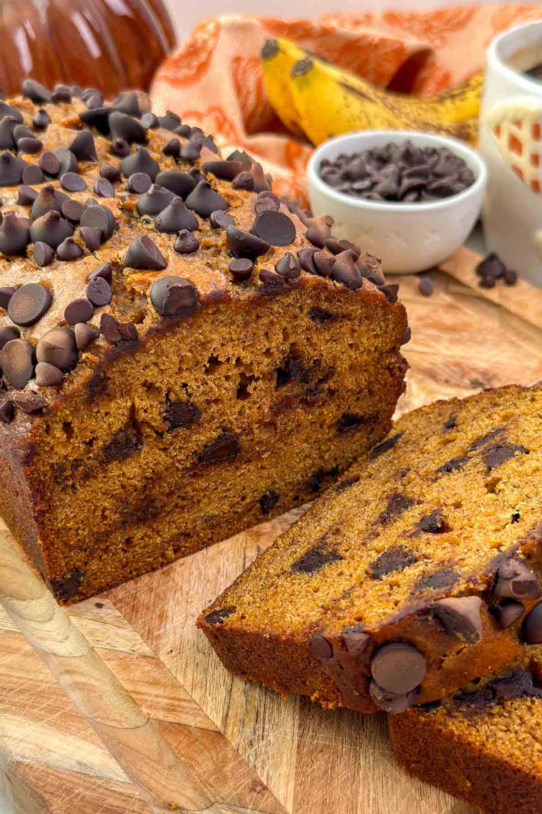 Pumpkin banana bread with chocolate chips